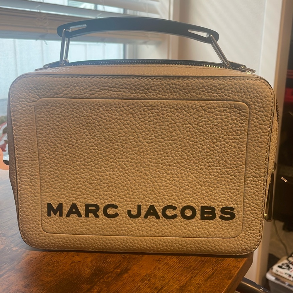 NEW light gray MARC JACOBS lunchbox bag with detachable crossbody strap